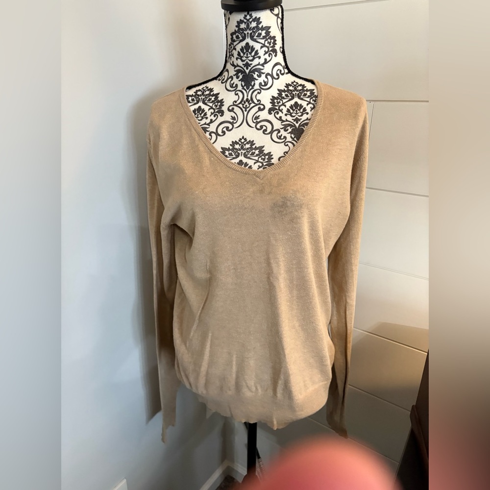 Tan V-Neck Sweater size large lightweight Old Navy